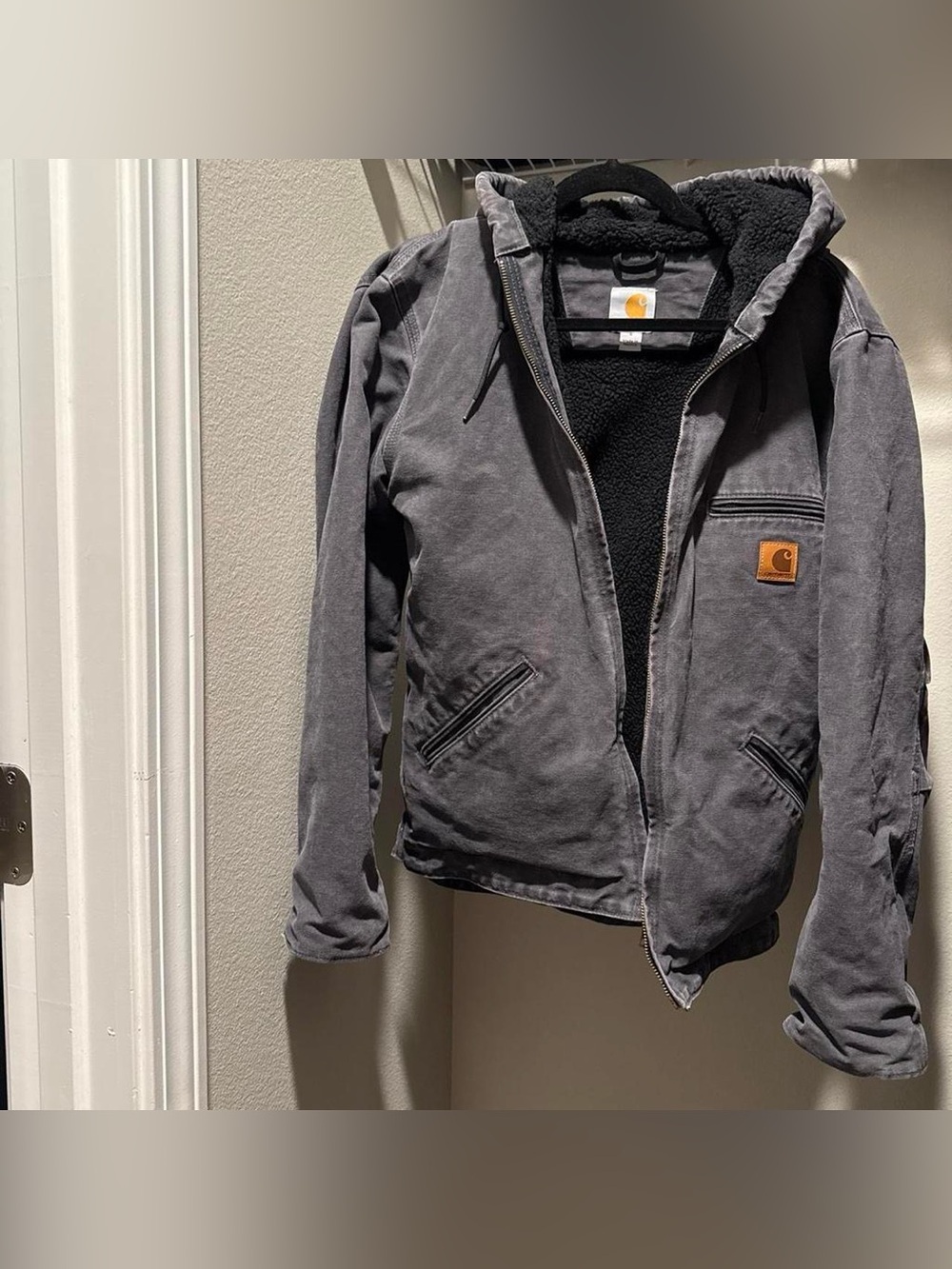 vintage 2000's faded black/ charcoal grey carhartt hooded jacket J141. Size S